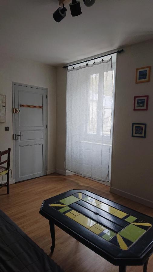 Appartement Dans Ancienne Maison Pyreneenne. Cadeac Bagian luar foto